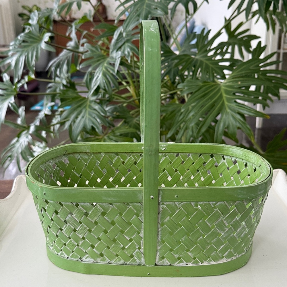 Vintage Burton & Burton Handpainted Green Oval Woven Basket with Handle - Picture 9 of 9